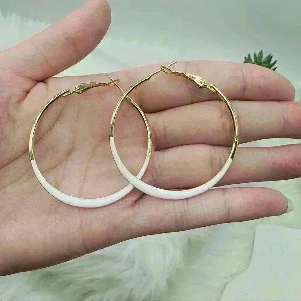 Chicque Boho 14K Gold-Plated Enamel Hoop Earrings White dipped - Picture 3 of 4